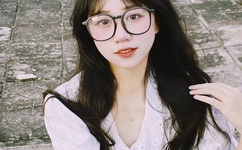 他扒开我奶罩吸我奶头变大了污污